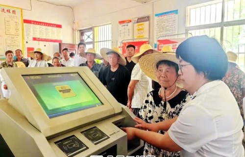 做老年人的“暖心银行”——界首农商银行把适老化服务送到群众家门口